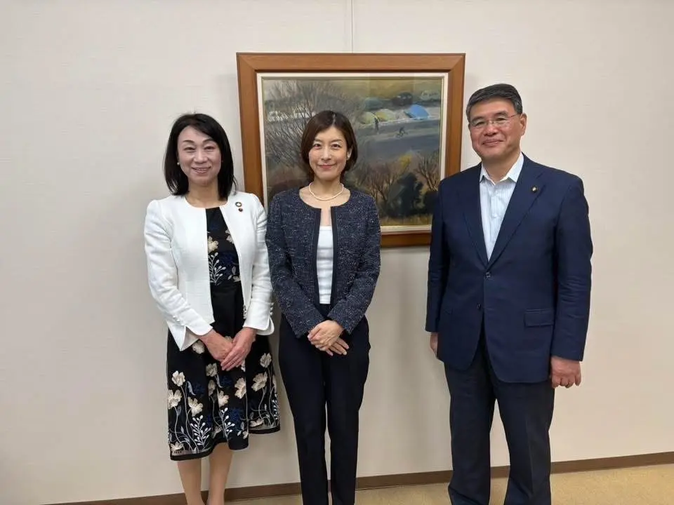 豊中市にて表敬訪問を実施